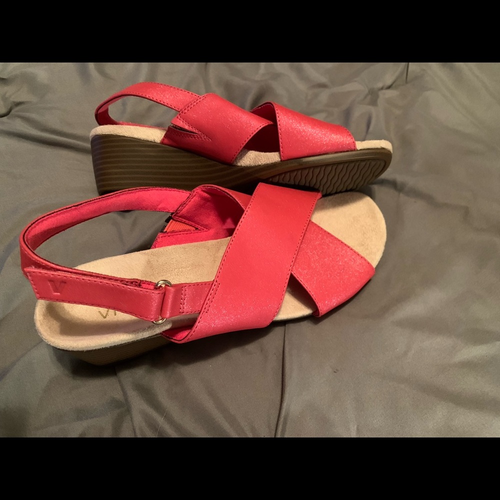 BRAND NEW Vionic Sandals. Not a true red.